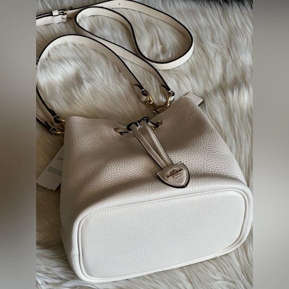 CBH06 - Coach Rowan Bucket Bag - Picture 8 of 15